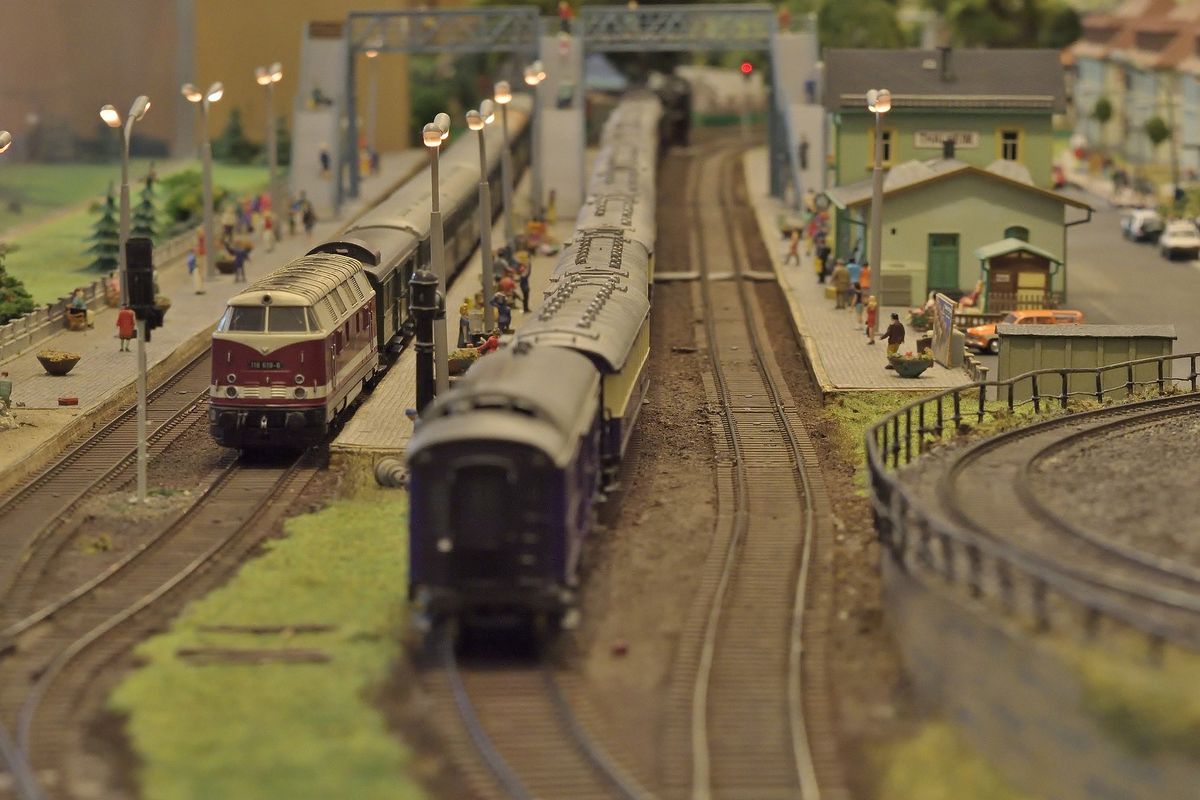 Are N Gauge Train Sets Better than OO Gauge?